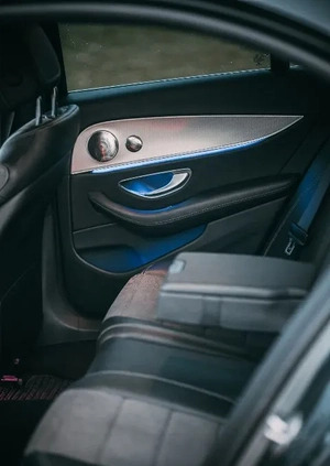 Mercedes-Benz Klasa E cena 139000 przebieg: 161000, rok produkcji 2016 z Koszalin małe 277